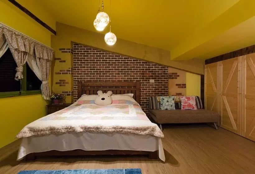 تختخواب و صبحانه Rabbit House
