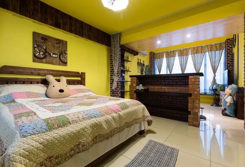 تختخواب و صبحانه Rabbit House