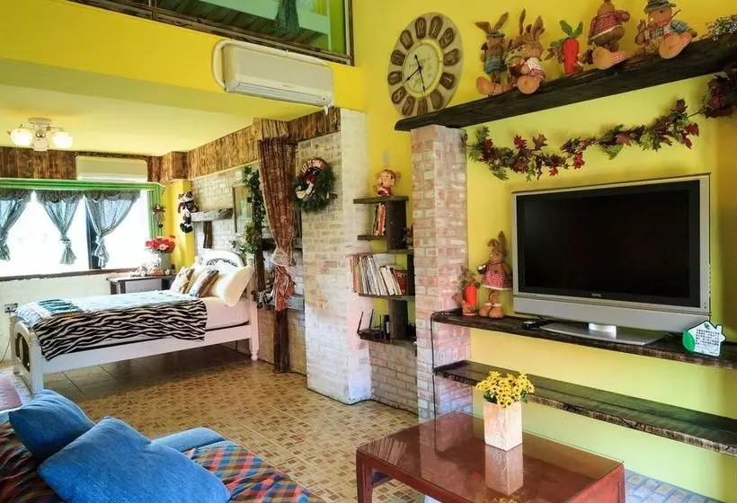 تختخواب و صبحانه Rabbit House