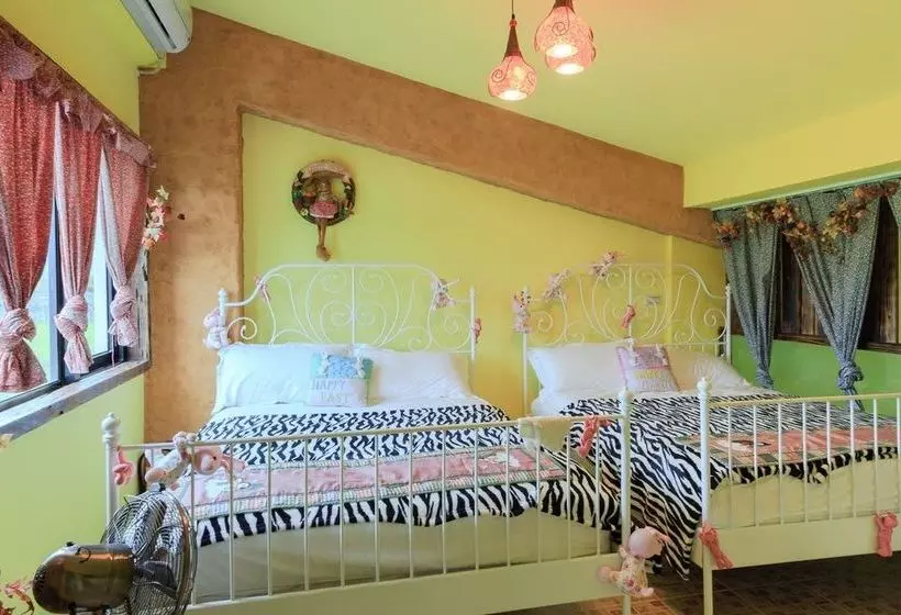 تختخواب و صبحانه Rabbit House