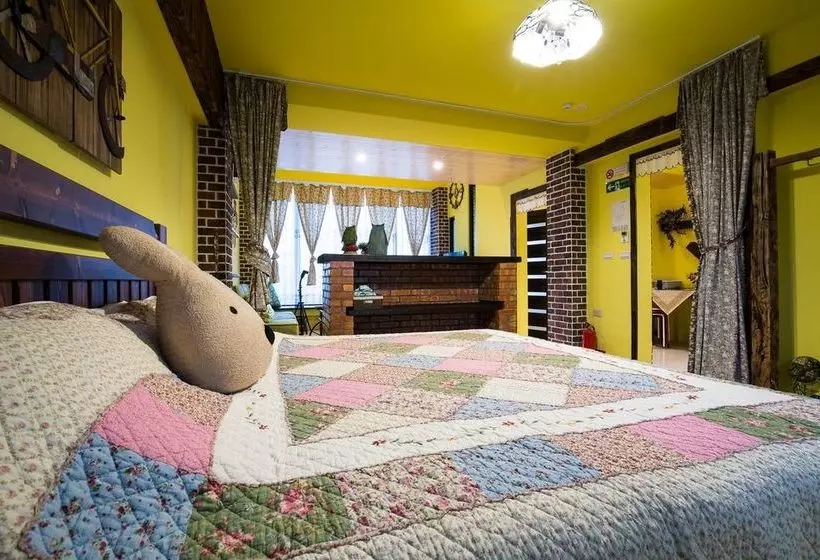 تختخواب و صبحانه Rabbit House