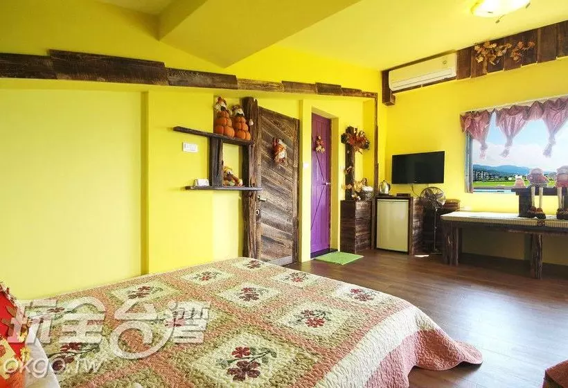 تختخواب و صبحانه Rabbit House