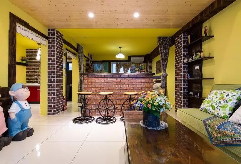 تختخواب و صبحانه Rabbit House