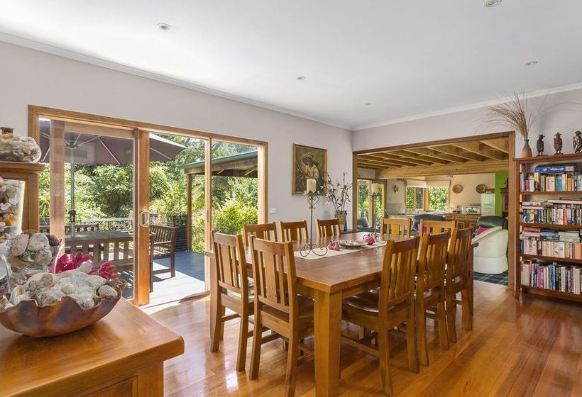 Charming Cottage On Gulls