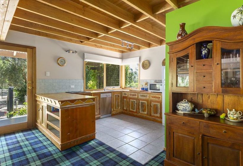 Charming Cottage On Gulls