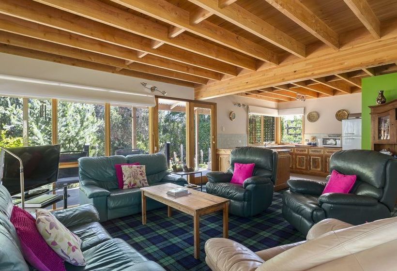 Charming Cottage On Gulls