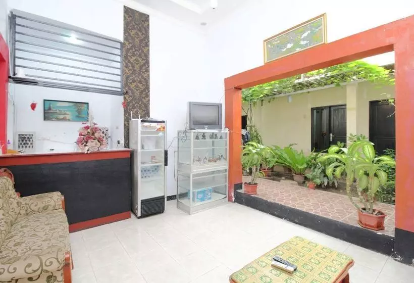 ホテル Airy Eco Bandara Mutiara Sis Aljufri 1 Palu