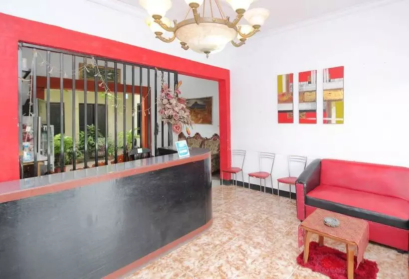 ホテル Airy Eco Bandara Mutiara Sis Aljufri 1 Palu