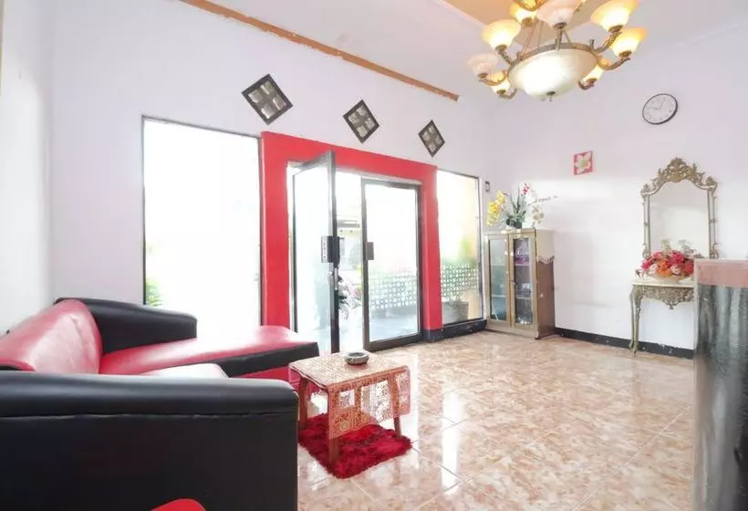 ホテル Airy Eco Bandara Mutiara Sis Aljufri 1 Palu