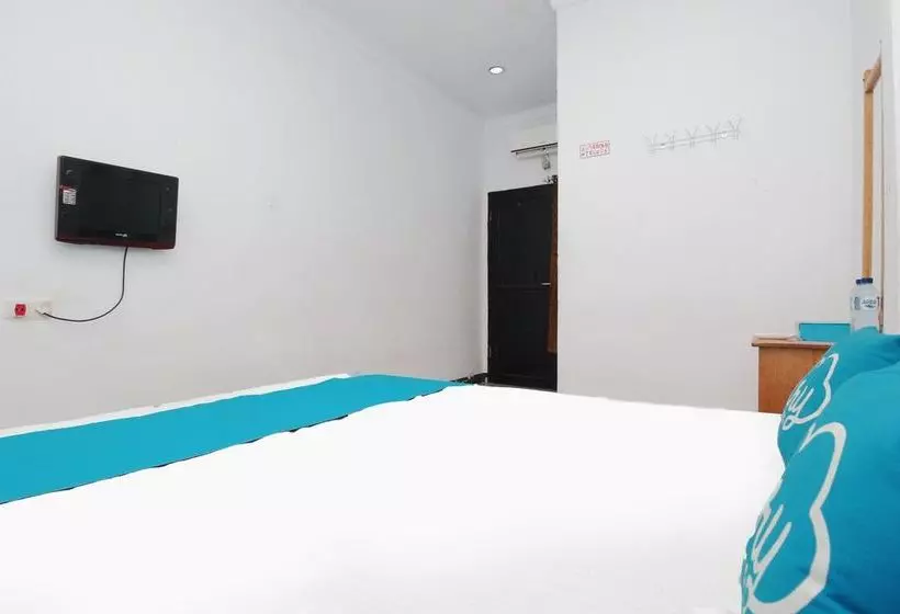 ホテル Airy Eco Bandara Mutiara Sis Aljufri 1 Palu