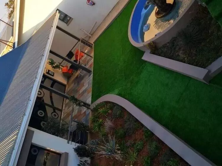 هتل Mahlakapese Guest Lodge