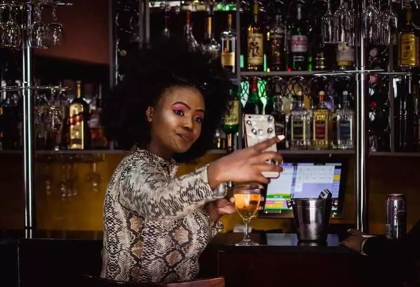 هتل Mahlakapese Guest Lodge