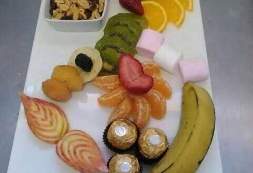 هتل Mahlakapese Guest Lodge