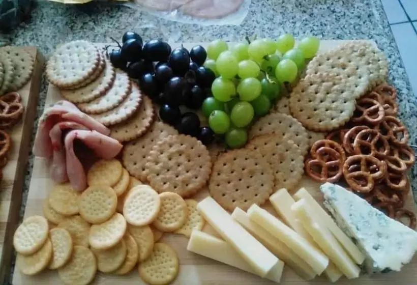 هتل Mahlakapese Guest Lodge