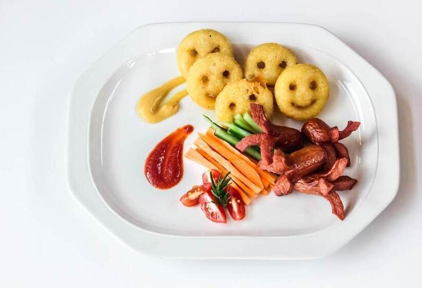 هتل Mahlakapese Guest Lodge