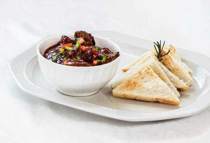 هتل Mahlakapese Guest Lodge