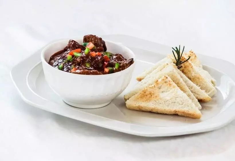 هتل Mahlakapese Guest Lodge