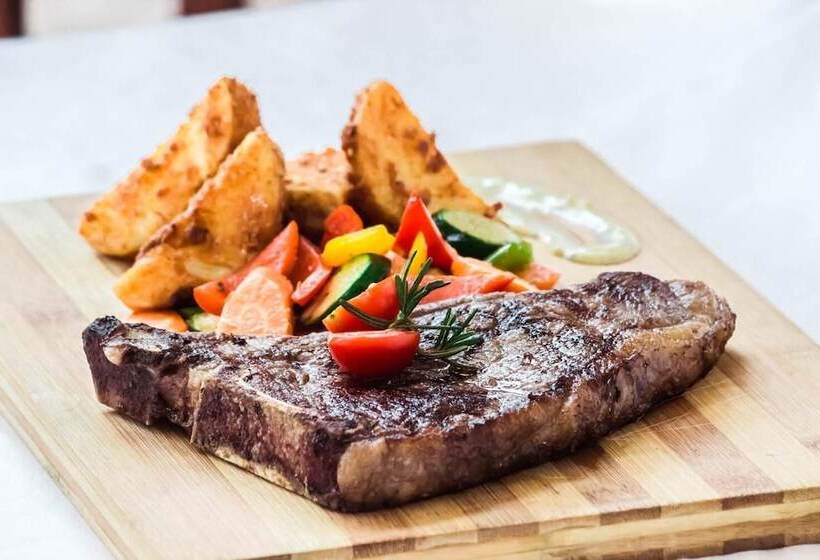 هتل Mahlakapese Guest Lodge