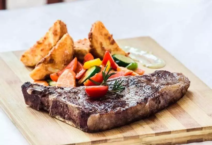 هتل Mahlakapese Guest Lodge