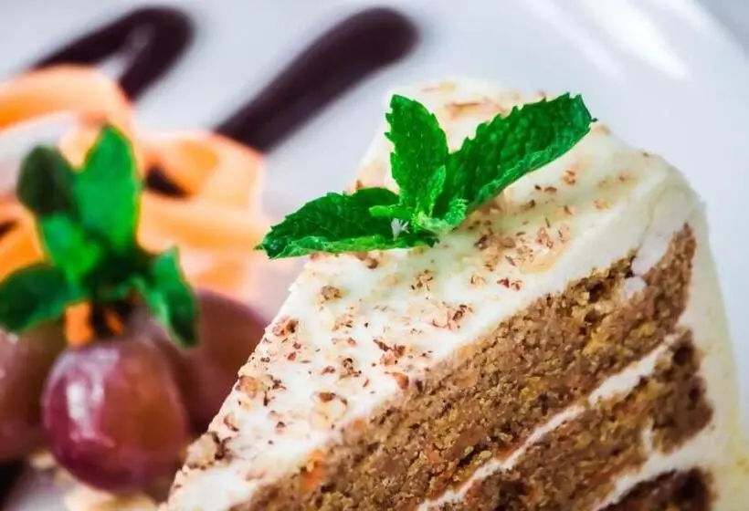 هتل Mahlakapese Guest Lodge