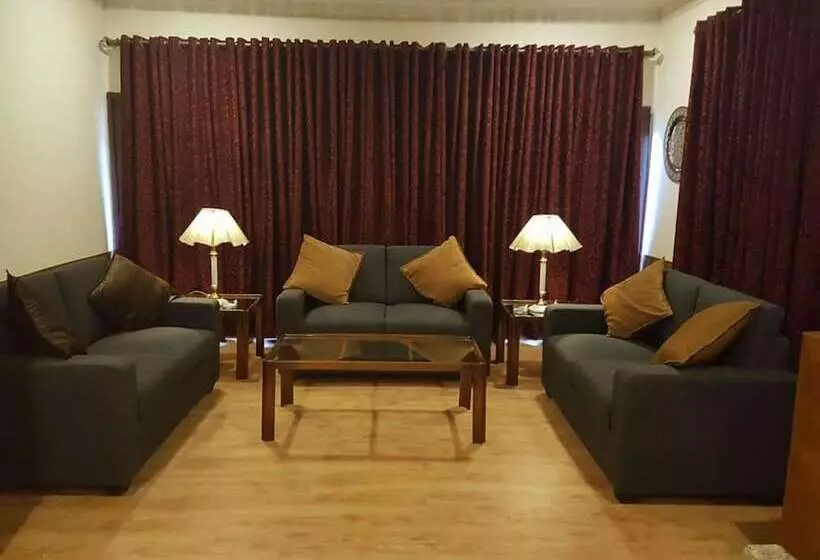هتل Shangrila Resort