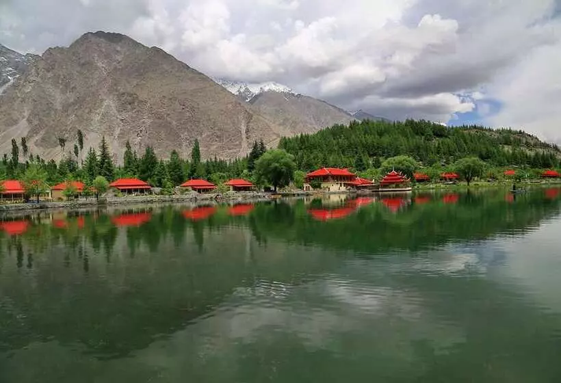هتل Shangrila Resort