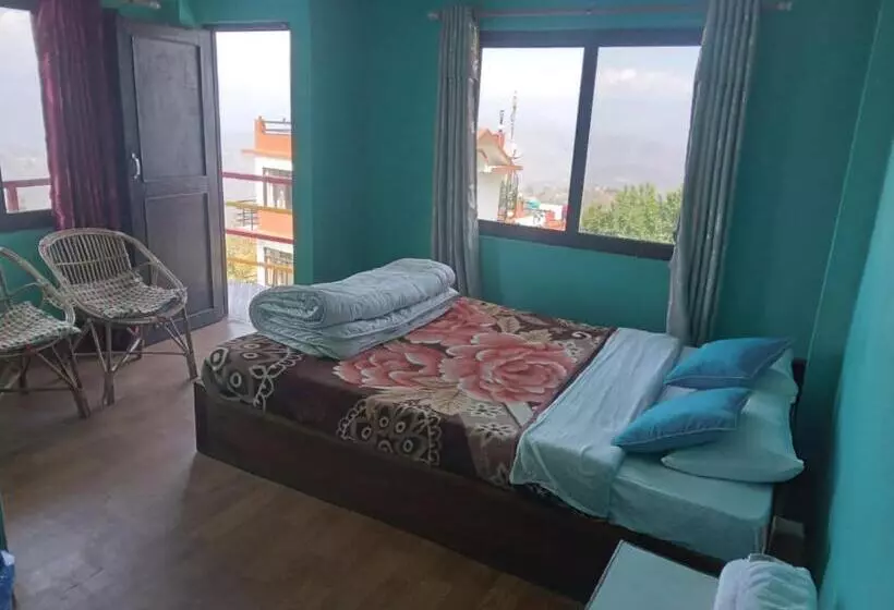 هتل Tashidelek Guest Lodge & House