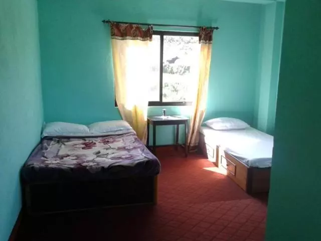 هتل Tashidelek Guest Lodge & House