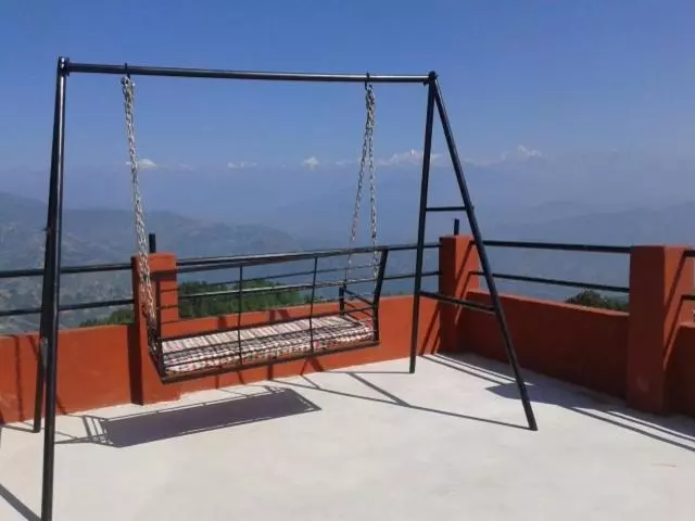 هتل Tashidelek Guest Lodge & House