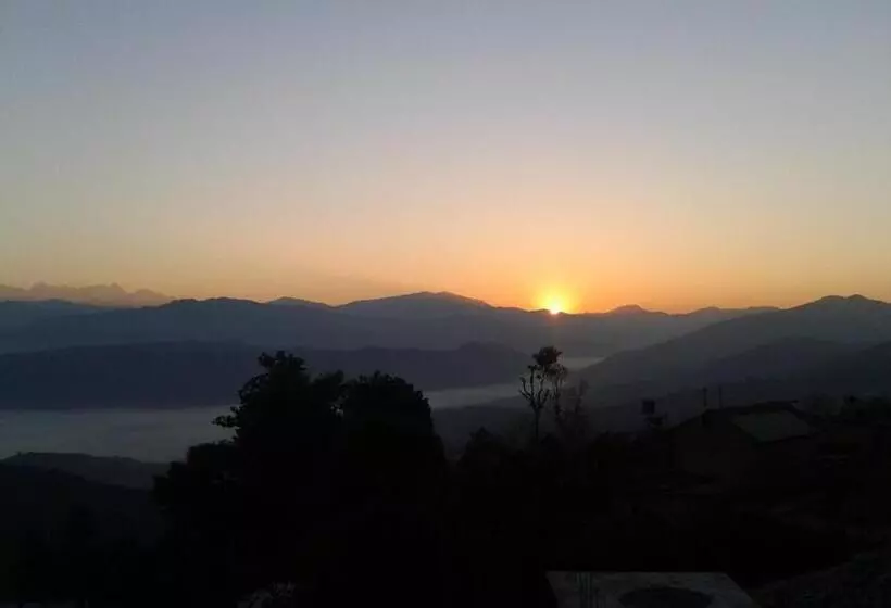 هتل Tashidelek Guest Lodge & House