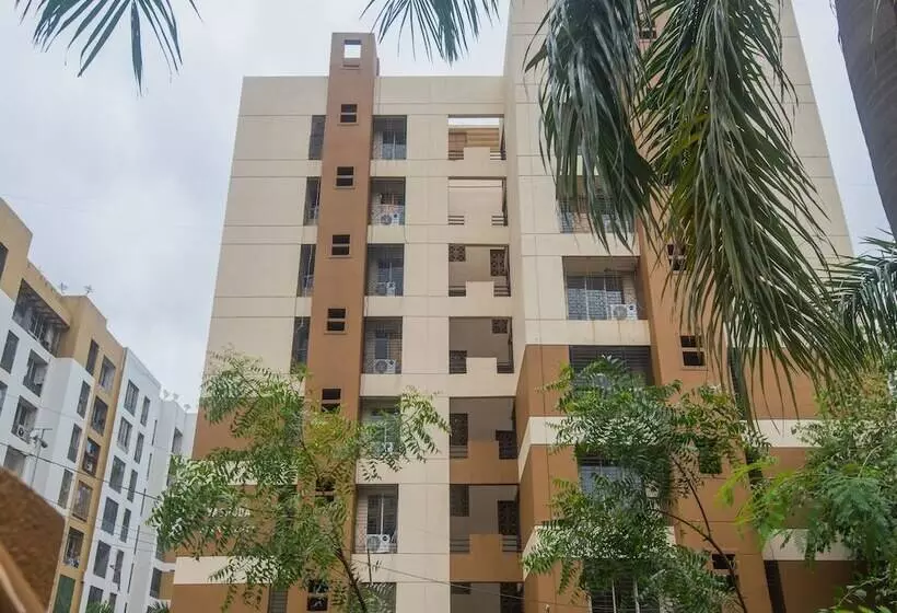 Oyo 15119 Vista Service Apartment
