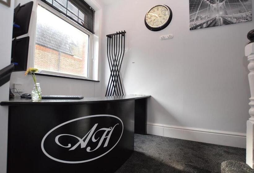 ペンション Addison House