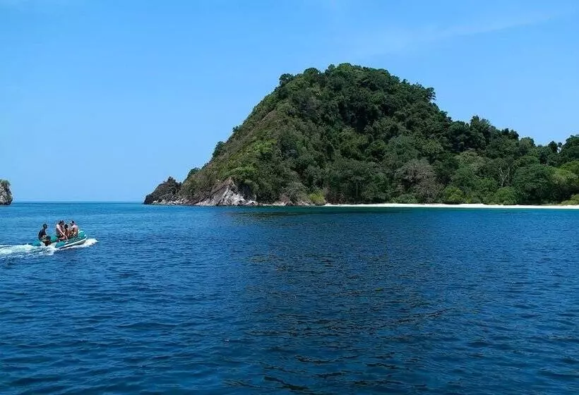 پانسیون Boulder Bay Eco Resort   Nga Khin Nyo Gyee Island