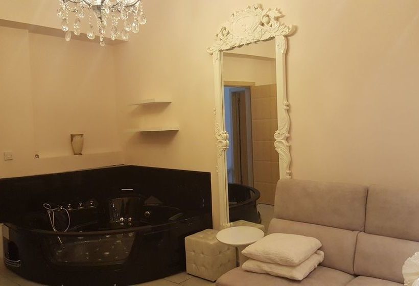 پانسیون Revive