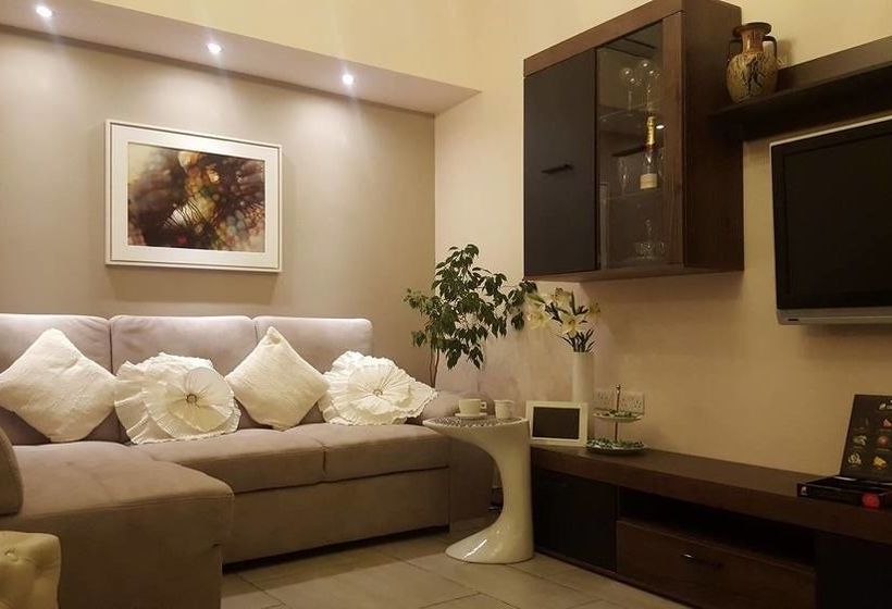 پانسیون Revive