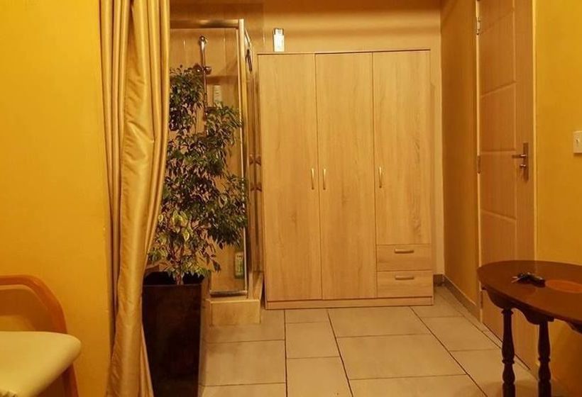 پانسیون Revive