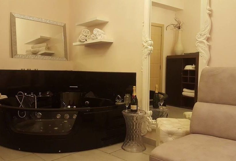 پانسیون Revive