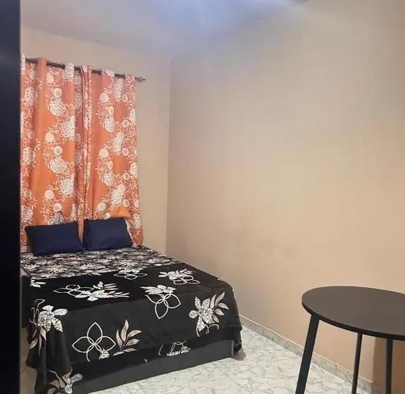 پانسیون Adonai Villa 1