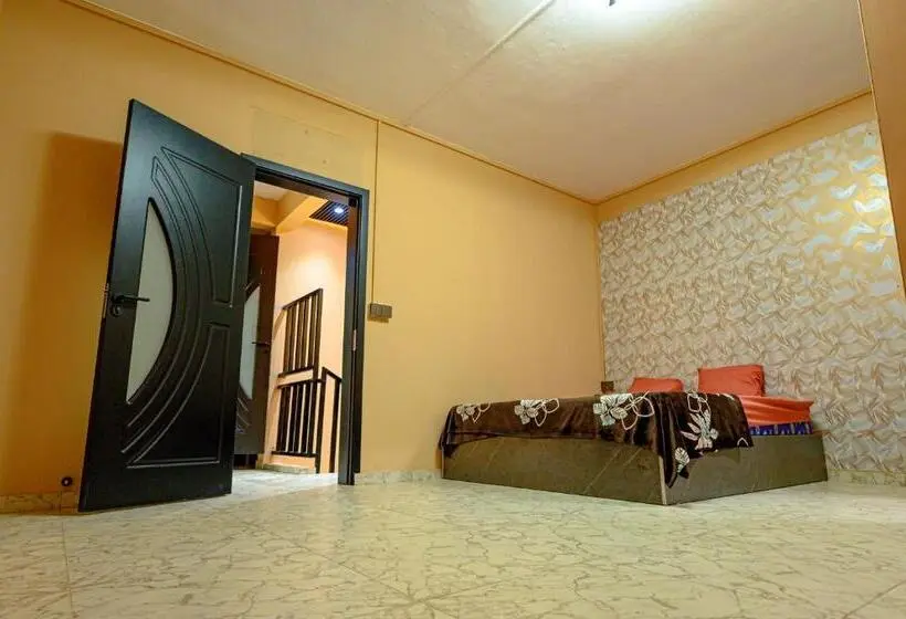 پانسیون Adonai Villa 1