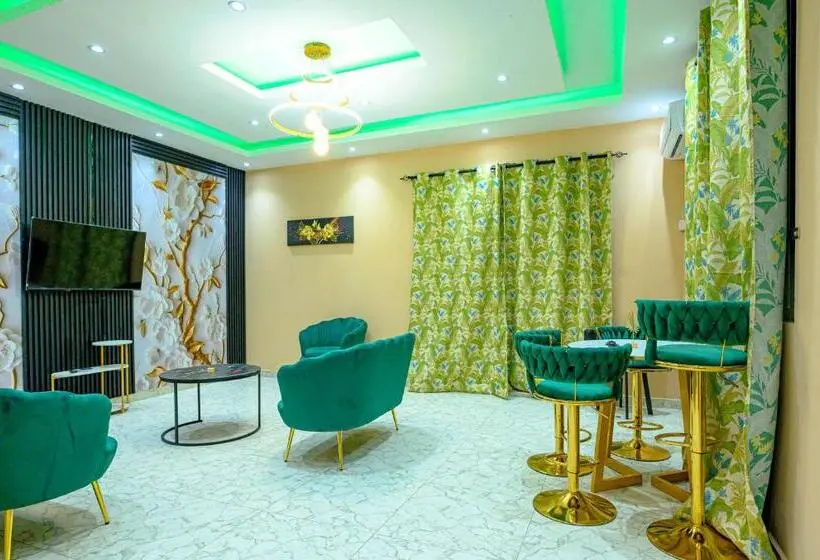 پانسیون Adonai Villa 1