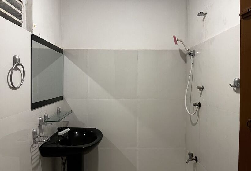 Schronisko Funky Leopard Safari Lodge Bordering Yala National Park