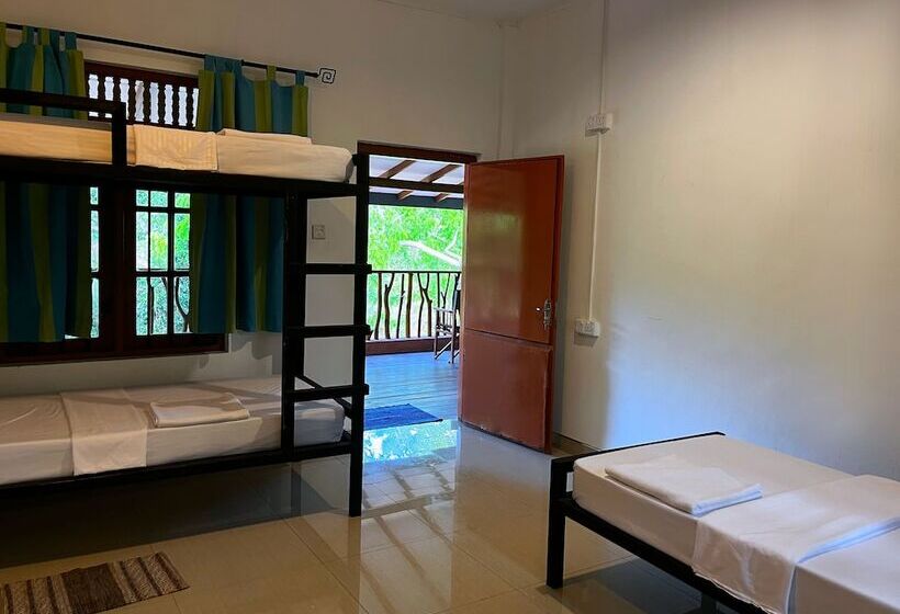 Schronisko Funky Leopard Safari Lodge Bordering Yala National Park