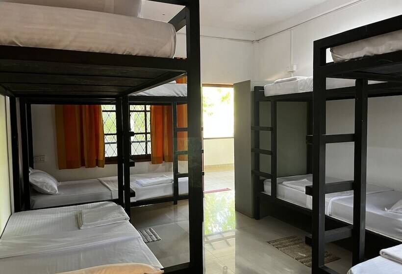 Schronisko Funky Leopard Safari Lodge Bordering Yala National Park