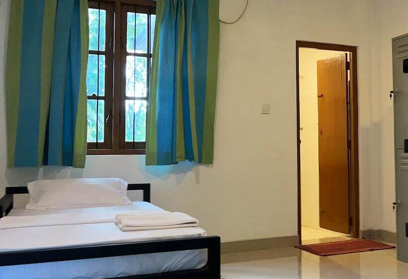 Schronisko Funky Leopard Safari Lodge Bordering Yala National Park