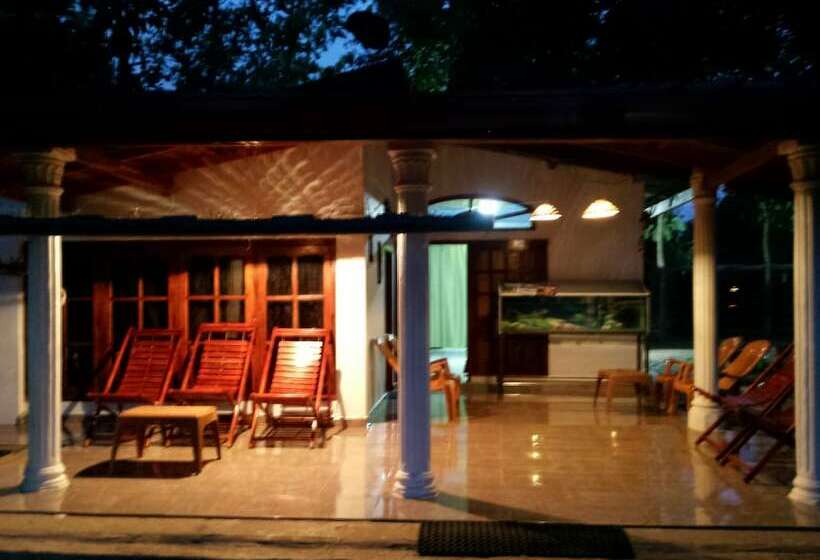 Greenwood Udawalawa Safari Resort