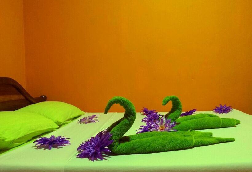 Greenwood Udawalawa Safari Resort