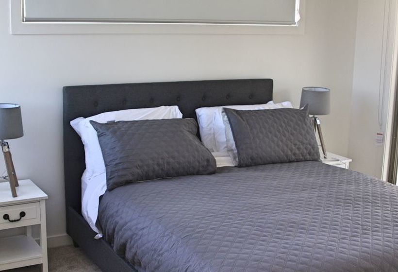 Holiday With A View Lowry Street