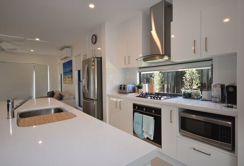 Holiday With A View Lowry Street