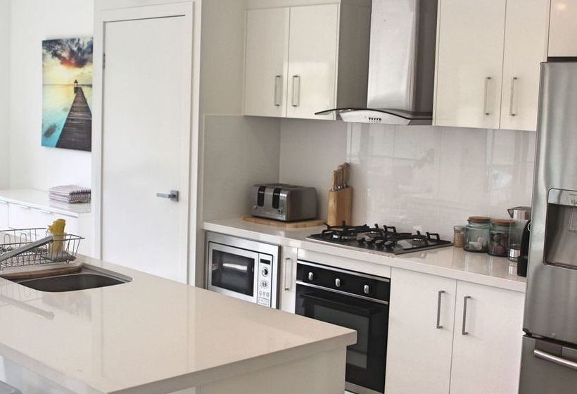 Holiday With A View Lowry Street