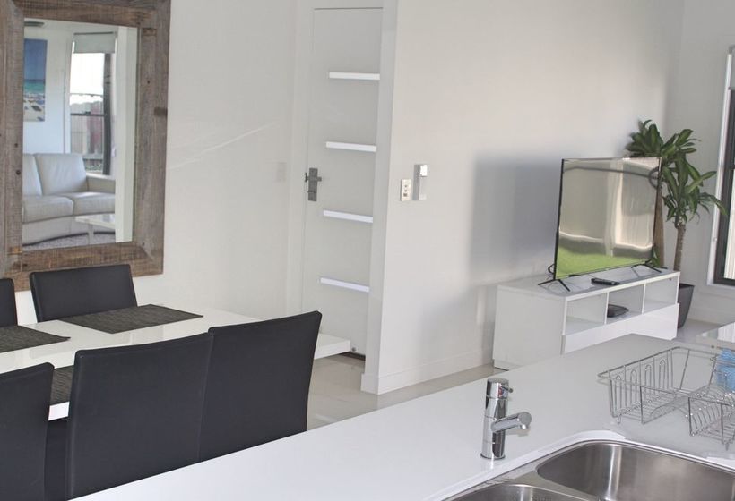 Holiday With A View Lowry Street